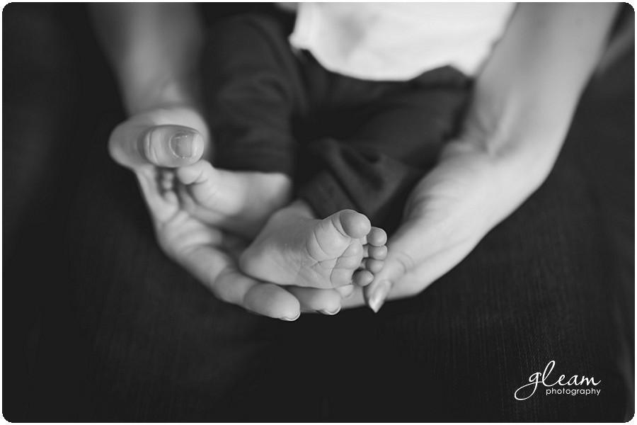 Lifestyle newborn photographer Chicago