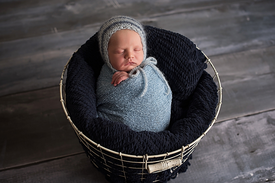 Fine Art Newborn Photography in Northbrook IL | Gleam Photography